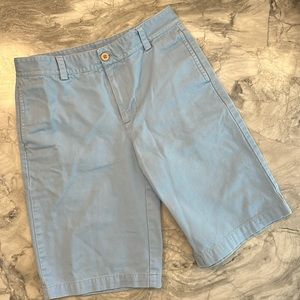 Vineyards Vines light blue shorts